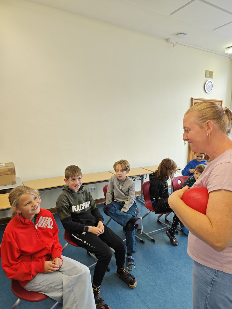 Spielerisch zum Miteinander – Die Klasse 4a der Grundschule Gerolzhofen lernt Schulsozialpädagogin kennen