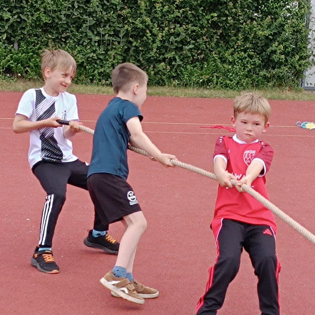 Fair Play beim Sportfest in Gerolzhofen: Große helfen Kleinen