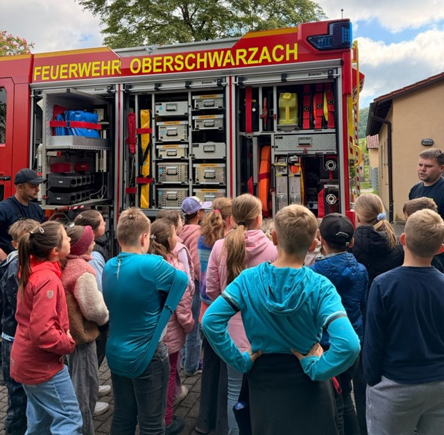 Besuch bei der Freiwilligen Feuerwehr Oberschwarzach